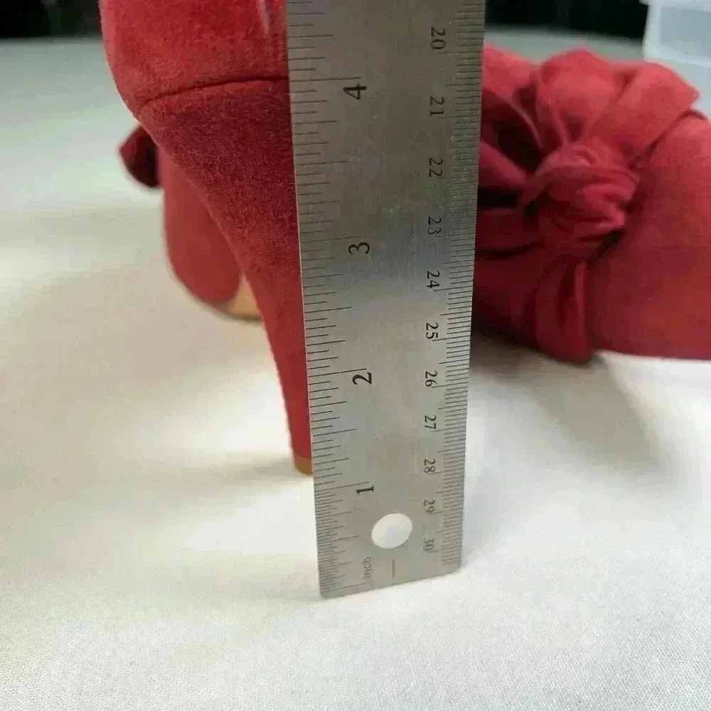 Te Casan Limited Edition red suede heels
Size: 40 or 9.5 NEW - Picture 11 of 11
